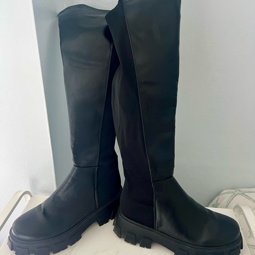 Rouge! Black Over the Knee Boots - Picture 4 of 8